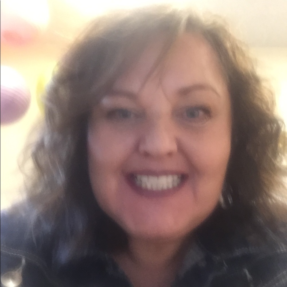 Meet your Posher, Larae